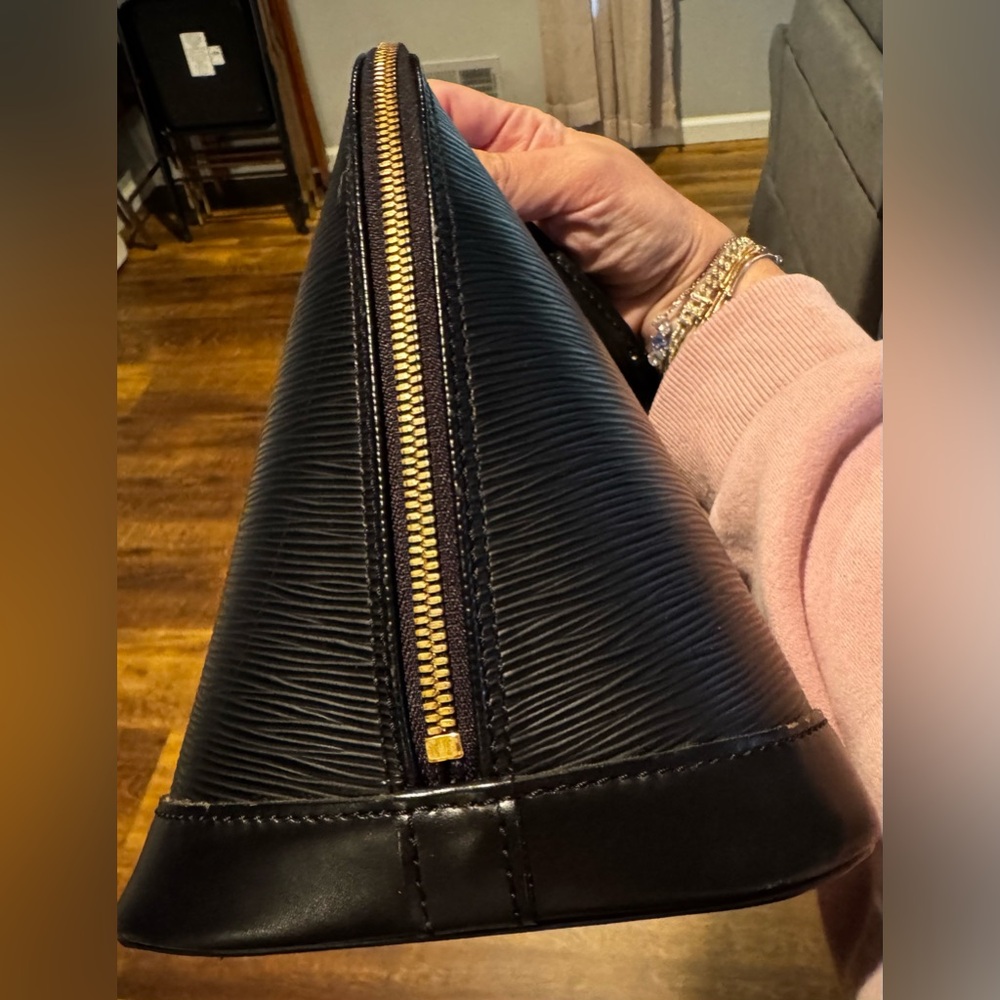 Louis Vuitton Black Epi Leather Alma PM - Picture 8 of 13